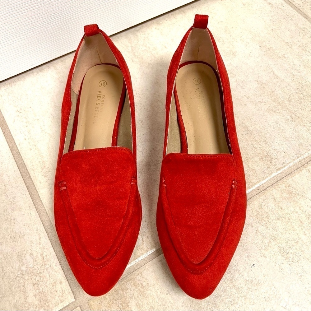 Comfort by Alexis Bendel Red Faux Suede "Zuri" Women's Flats size 10 holiday
